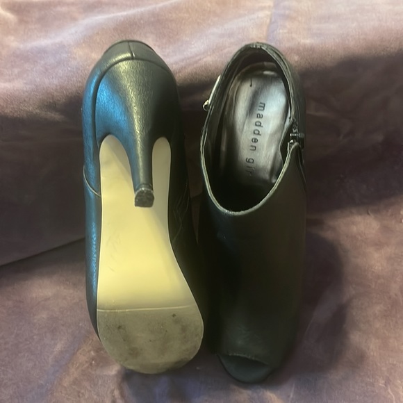 Madden Girl- Ginny - Picture 3 of 4